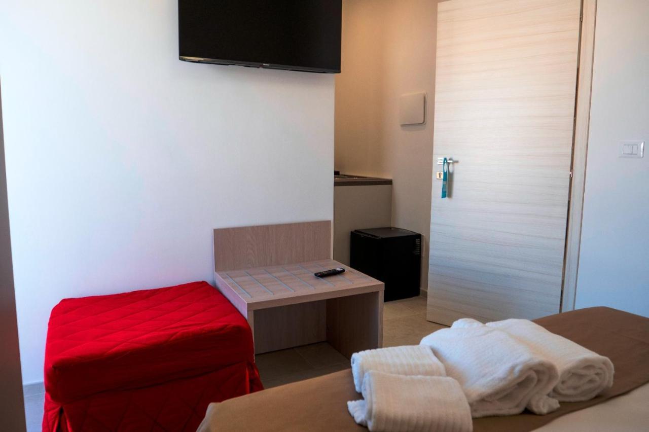 B&B A Un Passo Dal Mare Torre Canne Kültér fotó