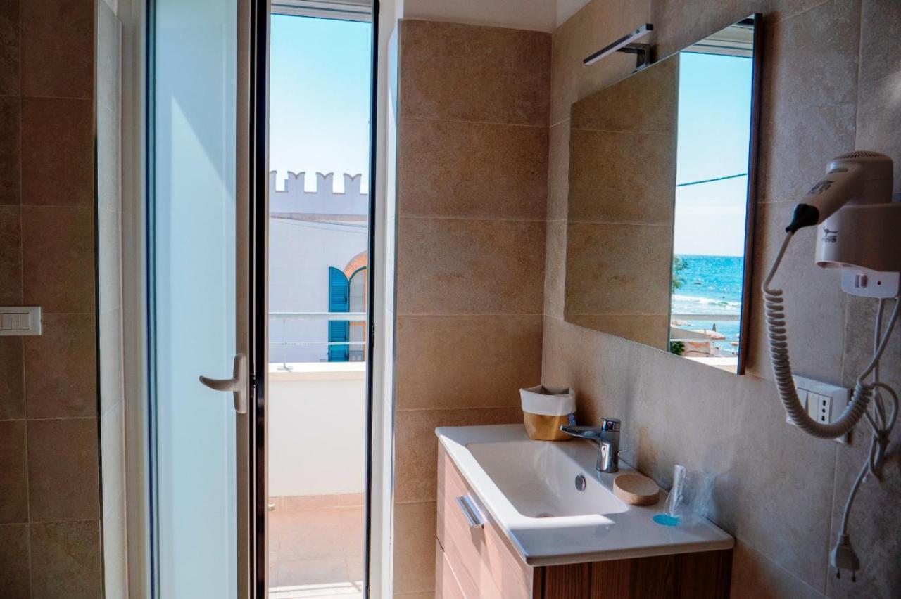 B&B A Un Passo Dal Mare Torre Canne Kültér fotó
